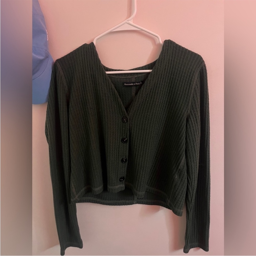 GREEN ABERCROMBIE CROPPED SWEATER